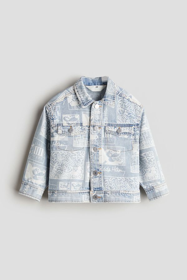 Casaca en denim estampada