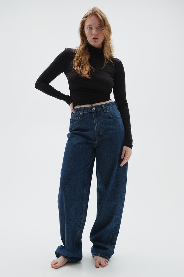 Curvy Fit Baggy High Jeans