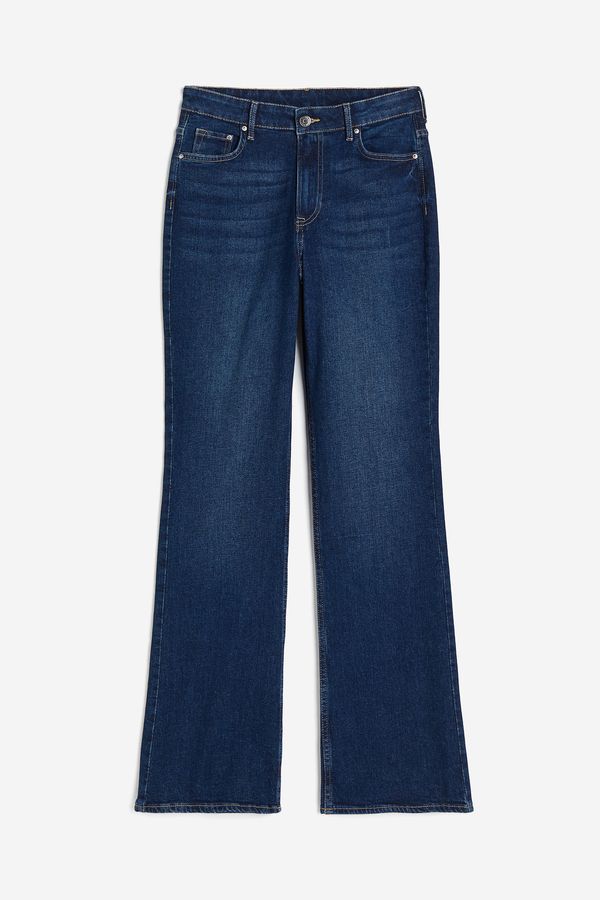 Curvy Fit Bootcut High Jeans