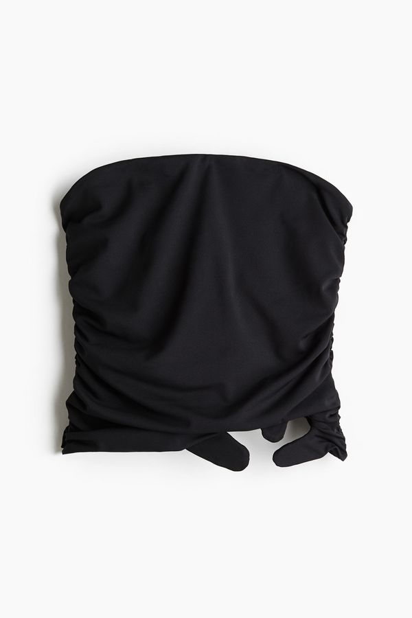 Top bandeau con detalle cut-out