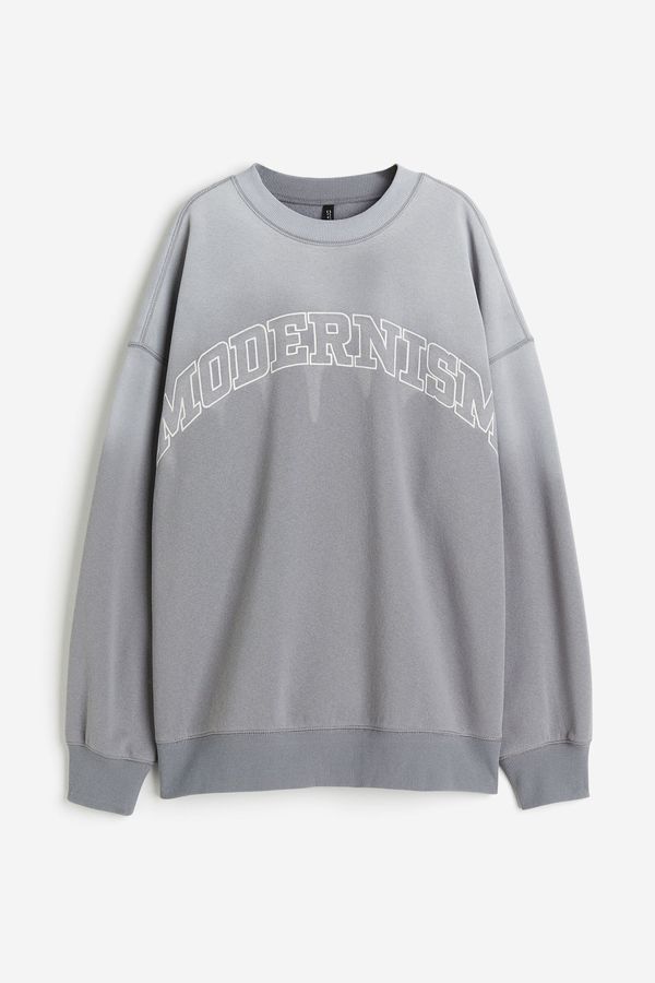 Polera oversize con estampado
