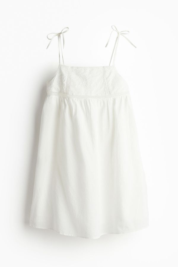 Vestido en corte A con bordados