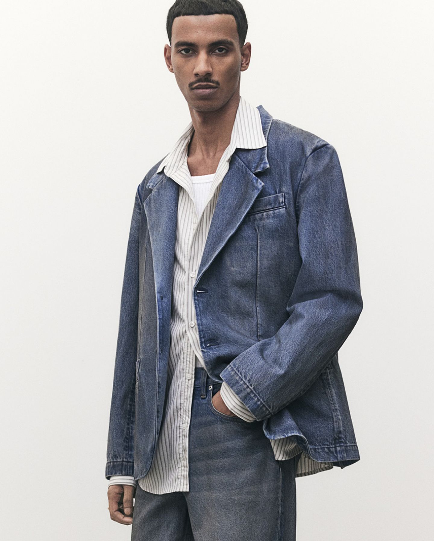 VÍSTETE CON DENIM